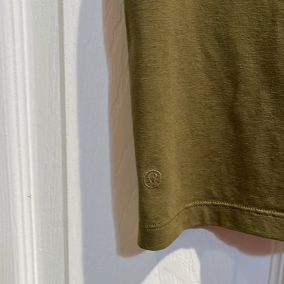 ❤️SOLD❤️Lululemon Classic Fit Cotton Blend T-Shirt in Army Green - Picture 7 of 12